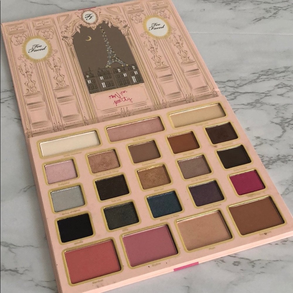Too Faced eyeshadow pallet